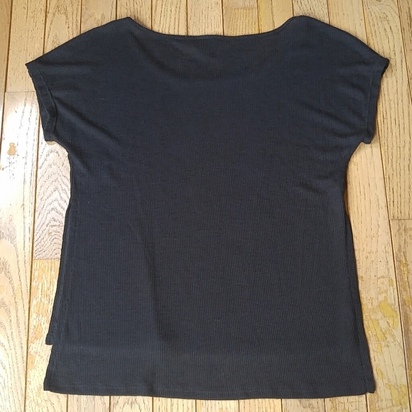 ♦️3 for $15 Sparkle & Fade Side Slit Tee - Picture 4 of 8